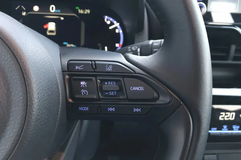 Toyota Yaris Cross din 2023 cu 8.028 km - oferta TOY166141 - foto 16