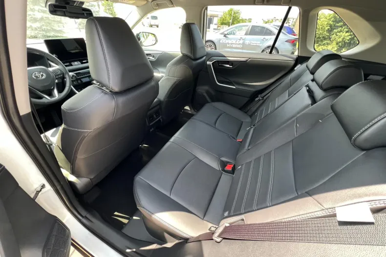 Toyota RAV4 din 2025 cu 7.222 km - oferta TOY166142 - foto 10