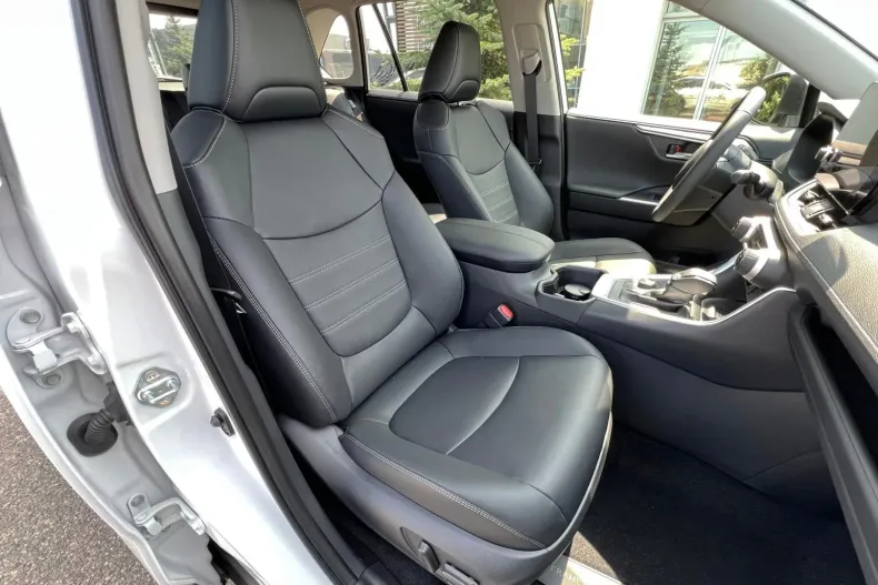 Toyota RAV4 din 2025 cu 7.222 km - oferta TOY166142 - foto 12