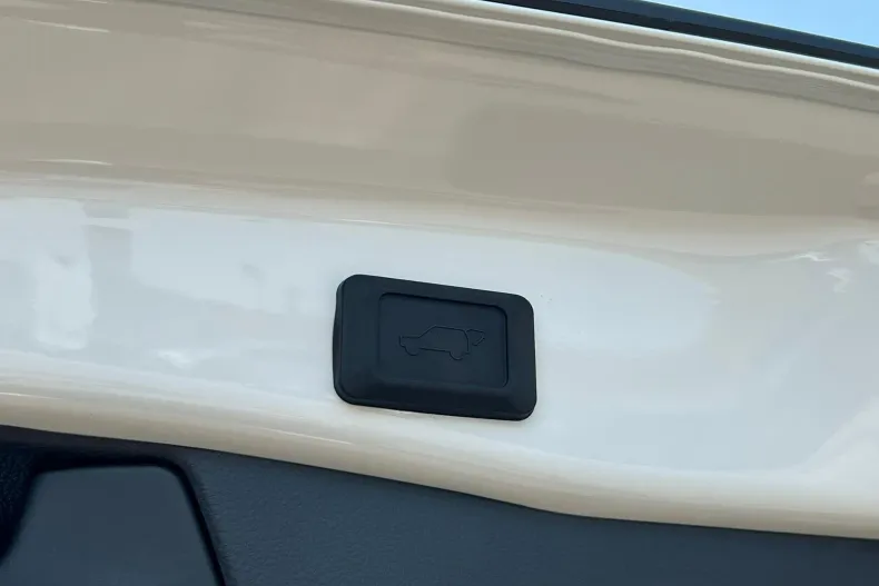 Toyota RAV4 din 2025 cu 7.222 km - oferta TOY166142 - foto 17