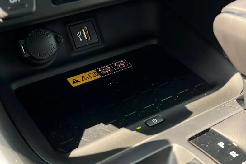 Toyota RAV4 din 2025 cu 7.222 km - oferta TOY166142 - foto 21