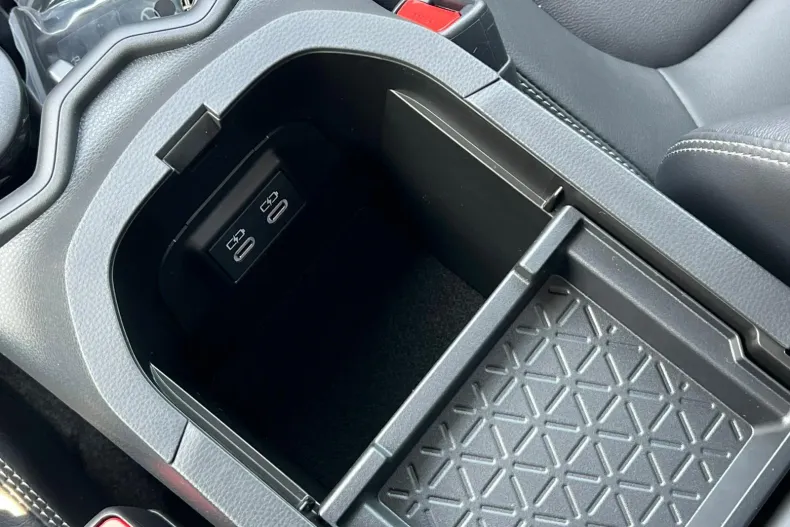 Toyota RAV4 din 2025 cu 7.222 km - oferta TOY166142 - foto 23