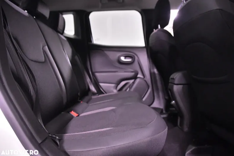Jeep Renegade din 2023 cu 76.966 km - oferta JEE166152 - foto 12