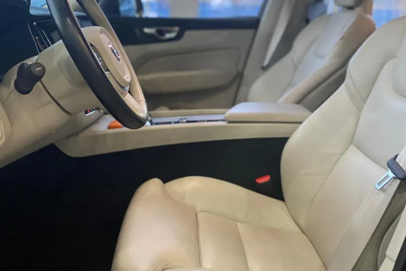 Volvo XC60 din 2021 cu 47.000 km - oferta VOL166161 - foto 9