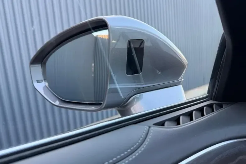 Audi A8 din 2021 cu 50.308 km - oferta AUD166169 - foto 18