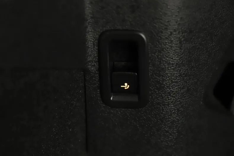 Volkswagen Golf din 2021 cu 74.450 km - oferta VOL166192 - foto 25