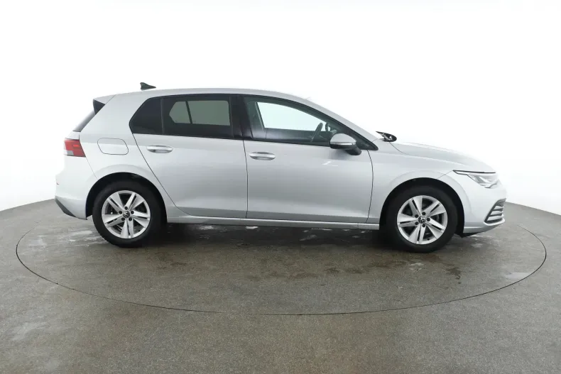 Volkswagen Golf din 2023 cu 52.077 km - oferta VOL166198 - foto 4