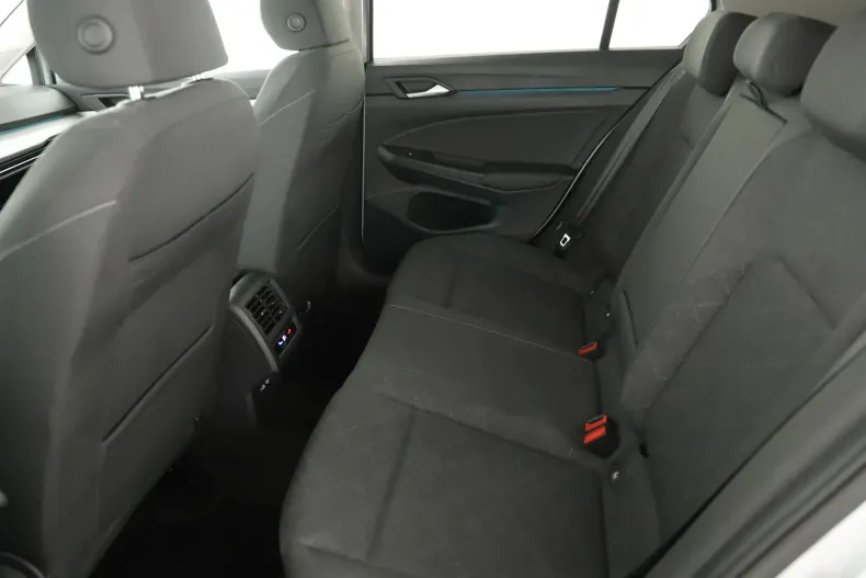 Volkswagen Golf din 2023 cu 52.077 km - oferta VOL166198 - foto 10