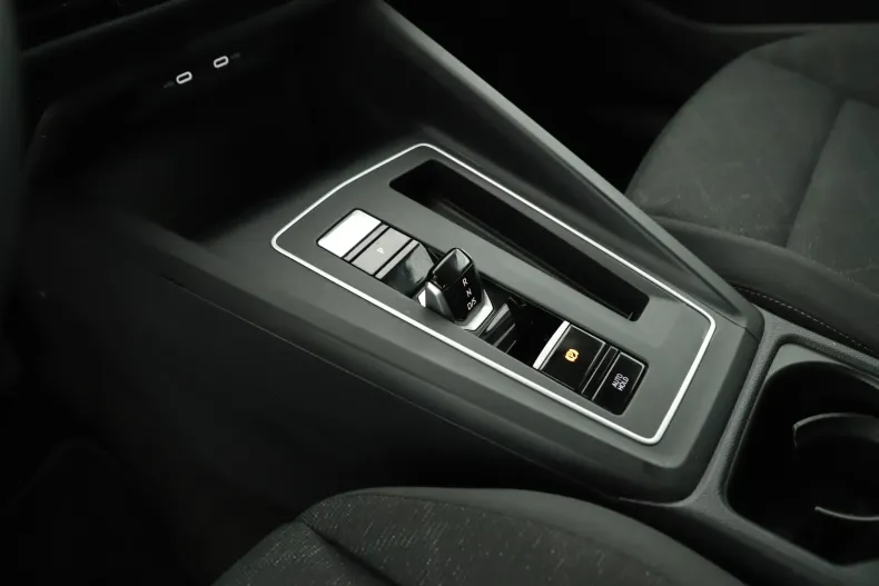 Volkswagen Golf din 2023 cu 52.077 km - oferta VOL166198 - foto 13