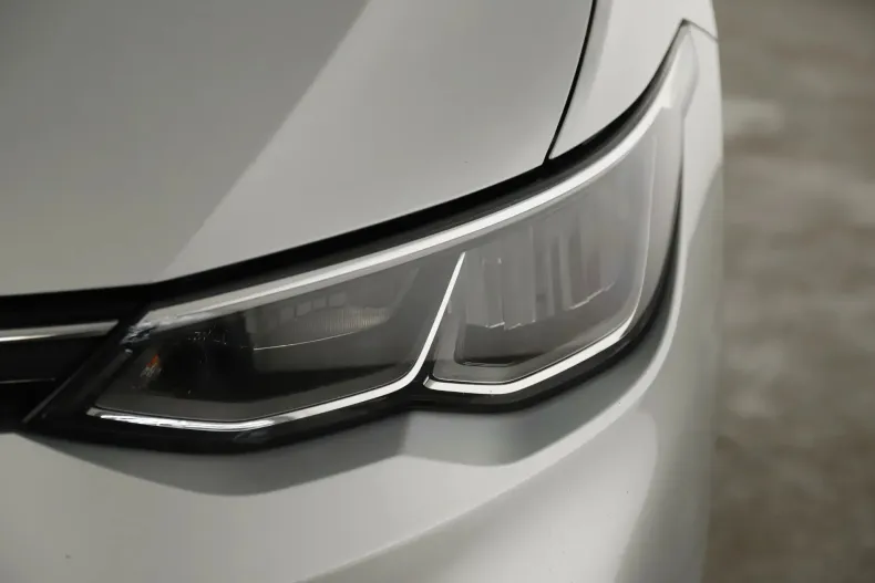 Volkswagen Golf din 2023 cu 52.077 km - oferta VOL166198 - foto 25