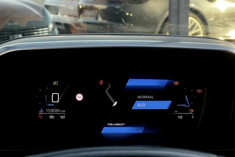 Peugeot 308 din 2022 cu 159.084 km - oferta PEU166205 - foto 19