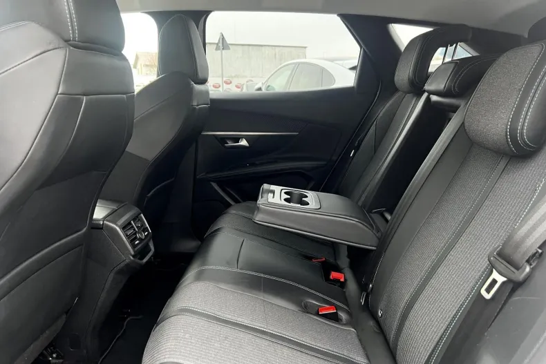 Peugeot 3008 din 2021 cu 159.825 km - oferta PEU166209 - foto 40