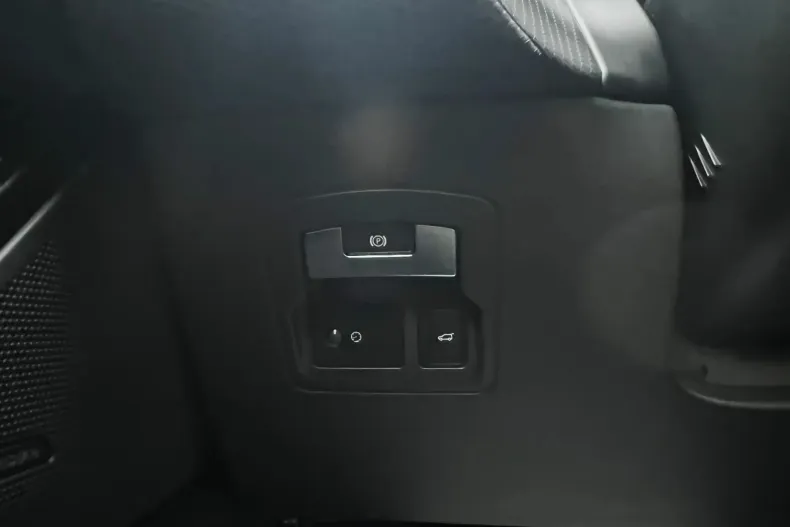 Land Rover Range Rover Velar din 2020 cu 43.000 km - oferta LAN166236 - foto 17