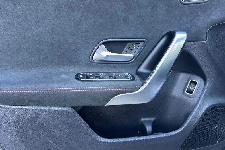 Mercedes-Benz A din 2022 cu 25.187 km - oferta MER166237 - foto 11