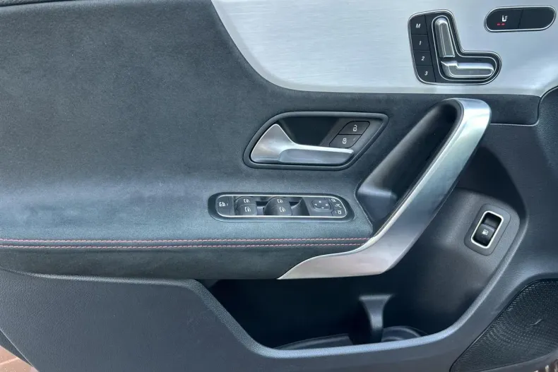 Mercedes-Benz A din 2023 cu 22.796 km - oferta MER166238 - foto 11