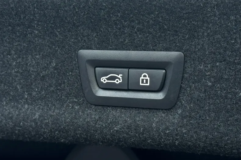 BMW Seria 3 din 2019 cu 110.000 km - oferta BMW166253 - foto 40