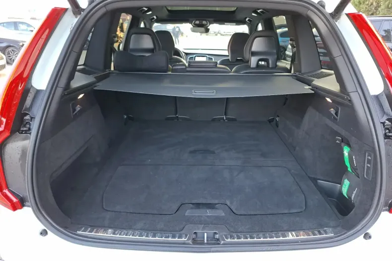 Volvo XC90 din 2022 cu 62.450 km - oferta VOL166255 - foto 18