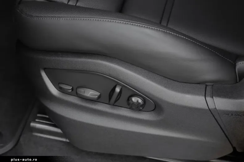 Porsche Cayenne din 2025 cu 4.900 km - oferta POR166286 - foto 29