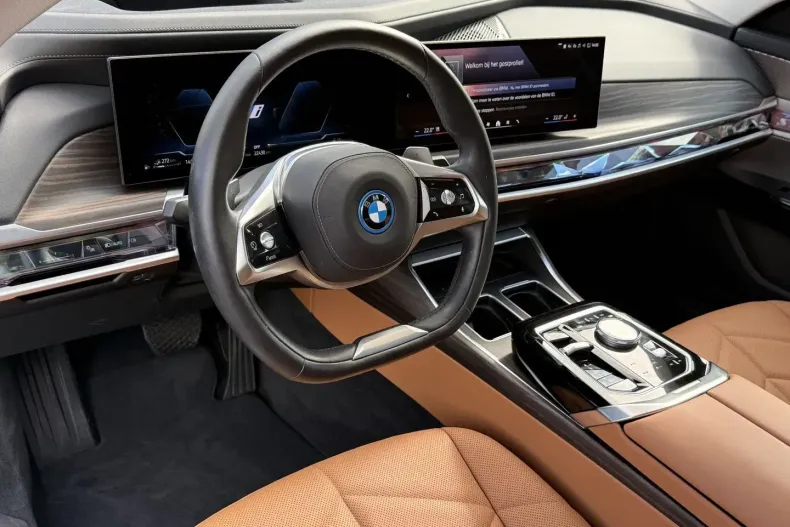 BMW 750 din 2025 cu 22.430 km - oferta BMW166291 - foto 10