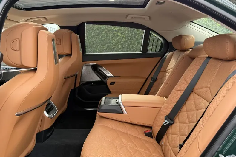 BMW 750 din 2025 cu 22.430 km - oferta BMW166291 - foto 29