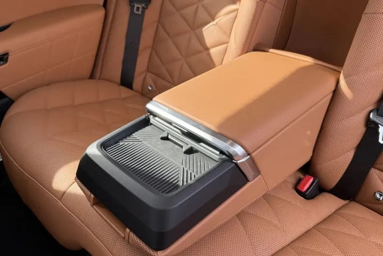 BMW 750 din 2025 cu 22.430 km - oferta BMW166291 - foto 31