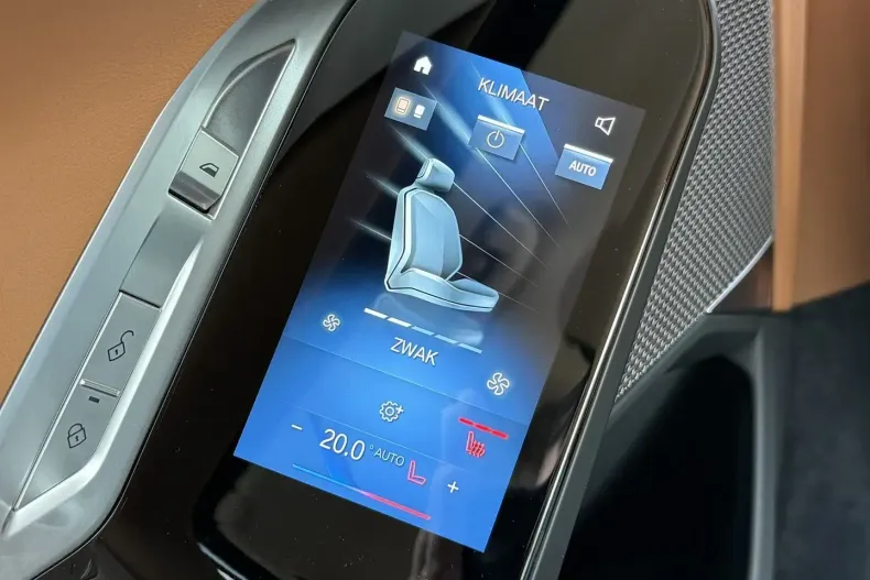 BMW 750 din 2025 cu 22.430 km - oferta BMW166291 - foto 34