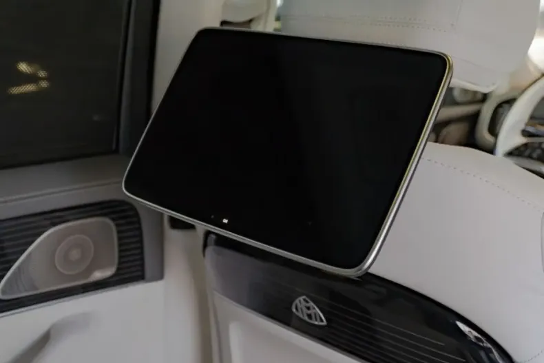 Mercedes-Benz GLS 600 din 2024 cu 9.128 km - oferta MER166306 - foto 9