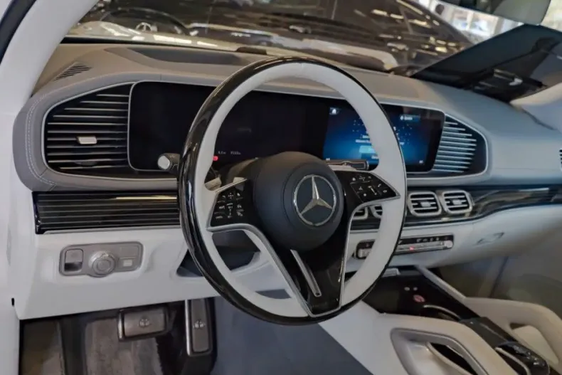 Mercedes-Benz GLS 600 din 2024 cu 9.128 km - oferta MER166306 - foto 11