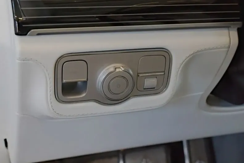 Mercedes-Benz GLS 600 din 2024 cu 9.128 km - oferta MER166306 - foto 12