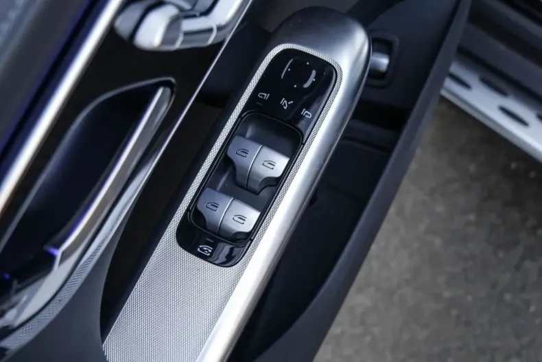 Mercedes-Benz GLC 300 din 2024 cu 23.351 km - oferta MER166308 - foto 12