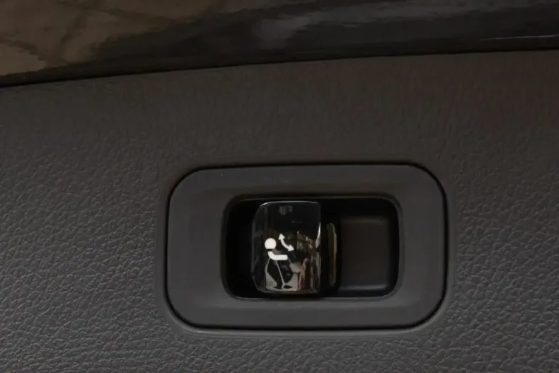 Mercedes-Benz GLC 300 din 2025 cu 16.019 km - oferta MER166309 - foto 13