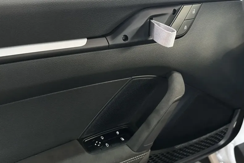 Porsche 992 din 2023 cu 11.000 km - oferta POR166321 - foto 12