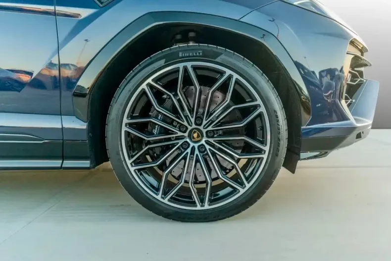 Lamborghini Urus din 2025 cu 6.599 km - oferta LAM166332 - foto 5