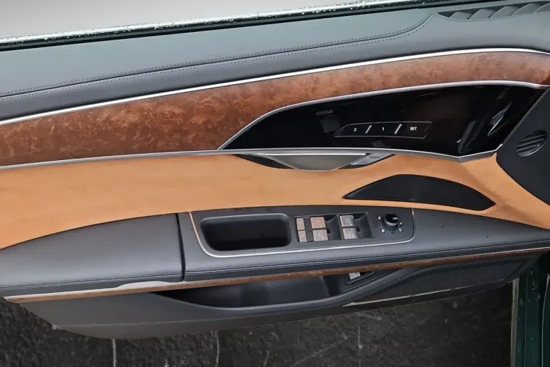 Audi A8 din 2023 cu 77.125 km - oferta AUD166333 - foto 6