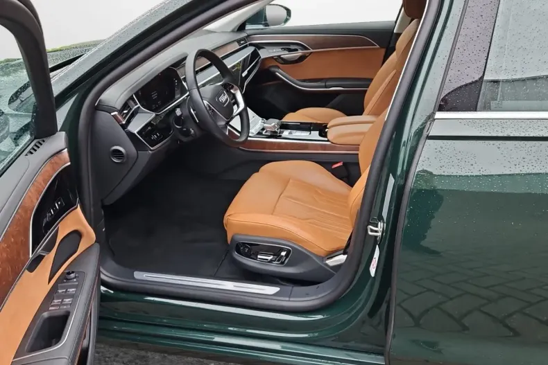 Audi A8 din 2023 cu 77.125 km - oferta AUD166333 - foto 7