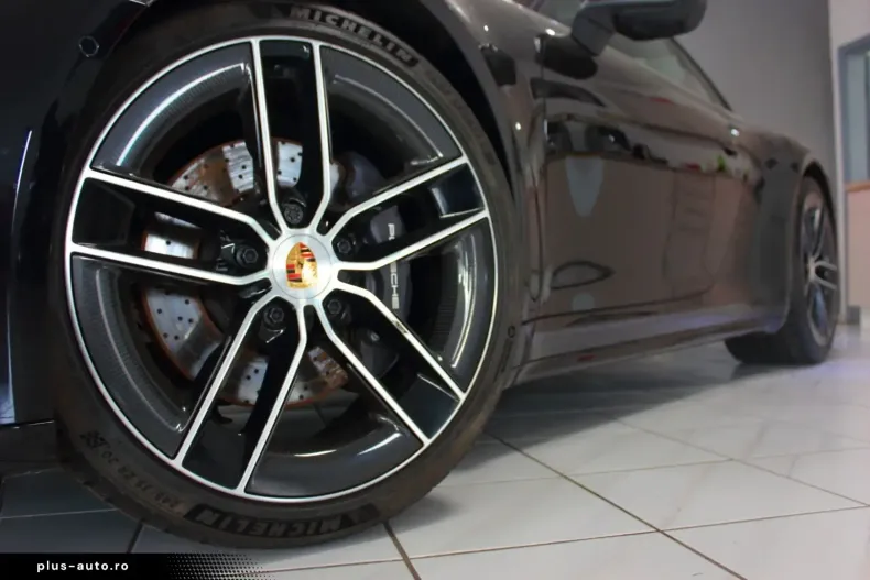 Porsche 992 din 2024 cu 5.100 km - oferta POR166342 - foto 8