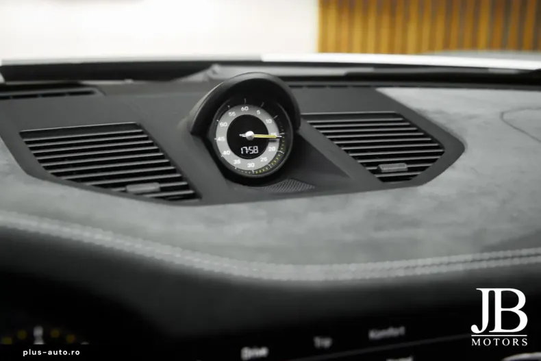 Porsche 992 din 2023 cu 5.500 km - oferta POR166344 - foto 45