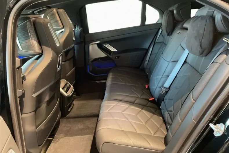 BMW 740 din 2024 cu 19.581 km - oferta BMW166358 - foto 7