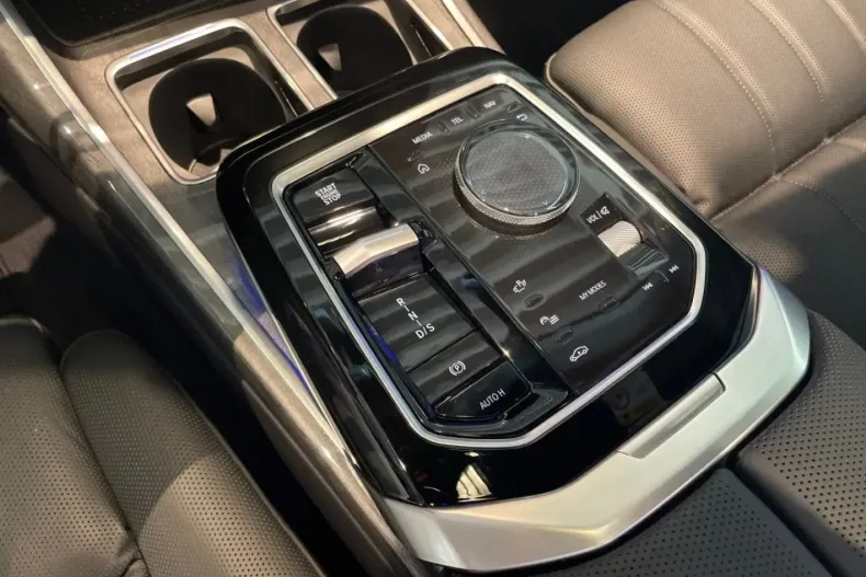 BMW 740 din 2024 cu 19.581 km - oferta BMW166358 - foto 11