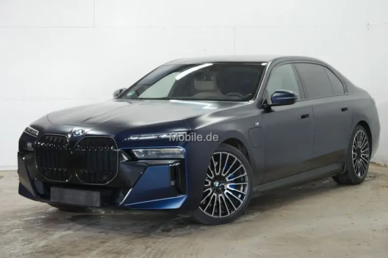 BMW 750 din 2024 cu 48.485 km - oferta BMW166359 - foto 2