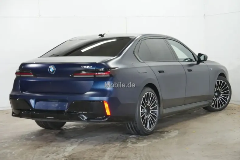 BMW 750 din 2024 cu 48.485 km - oferta BMW166359 - foto 5