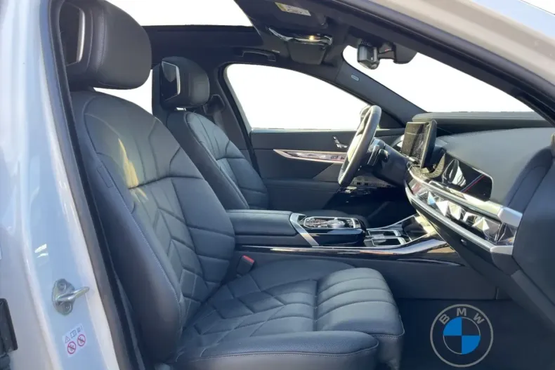 BMW 750 din 2024 cu 27.792 km - oferta BMW166360 - foto 10