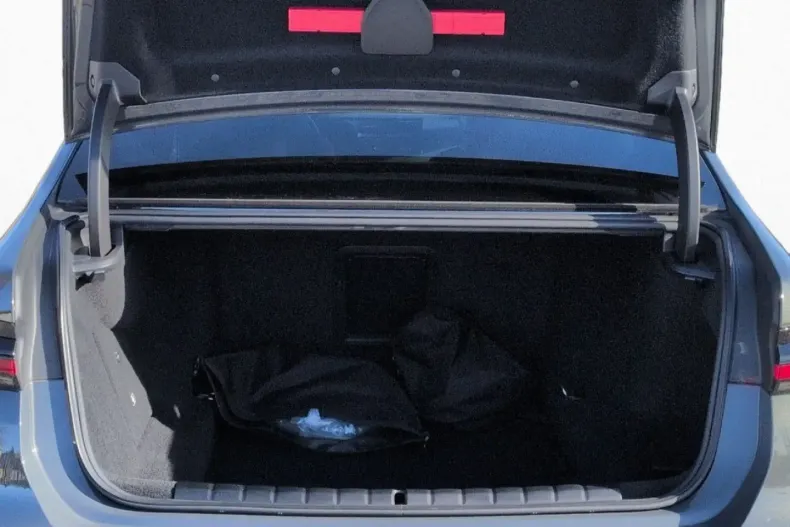 BMW 750 din 2024 cu 51.337 km - oferta BMW166363 - foto 14