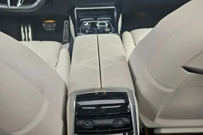 BMW 740 din 2024 cu 42.000 km - oferta BMW166365 - foto 10