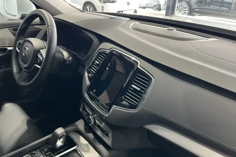 Volvo XC90 din 2024 cu 26.767 km - oferta VOL166380 - foto 11