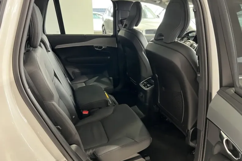 Volvo XC90 din 2024 cu 26.767 km - oferta VOL166380 - foto 12