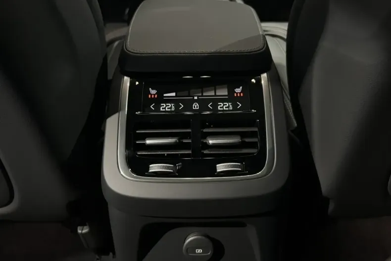 Volvo XC90 din 2024 cu 26.767 km - oferta VOL166380 - foto 17