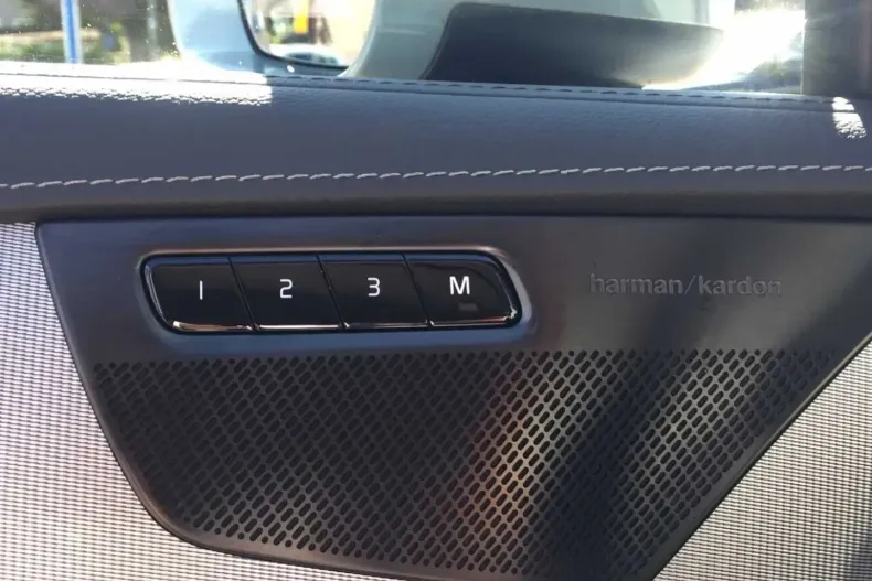 Volvo XC90 din 2024 cu 12.500 km - oferta VOL166388 - foto 14