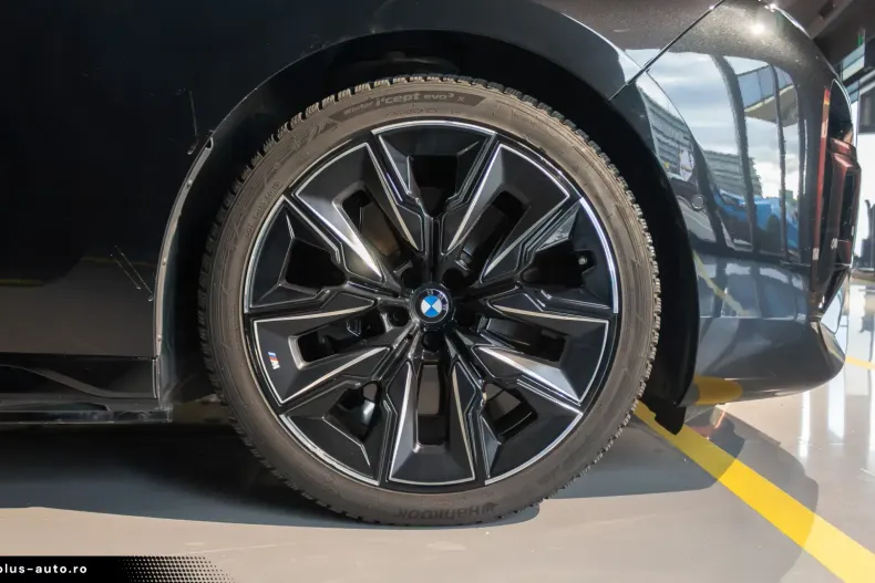 BMW 750 din 2023 cu 68.150 km - oferta BMW166389 - foto 5