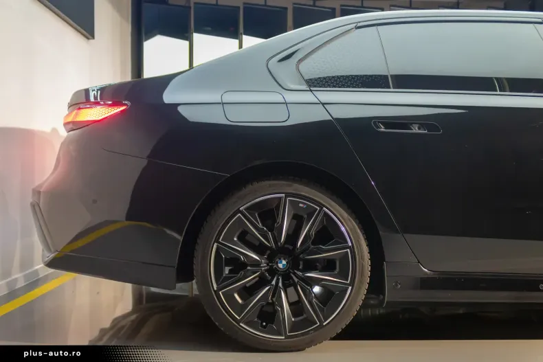 BMW 750 din 2023 cu 68.150 km - oferta BMW166389 - foto 6